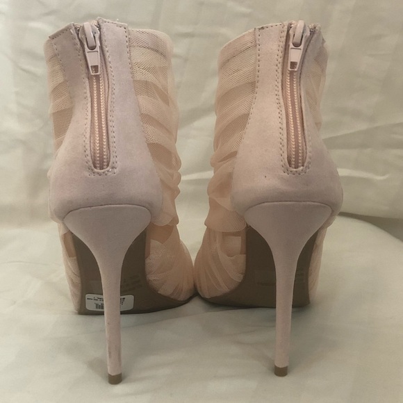 Windsor Cream “Tulle” Layered Stilettos - Picture 4 of 5
